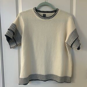 Short sleeve sweater